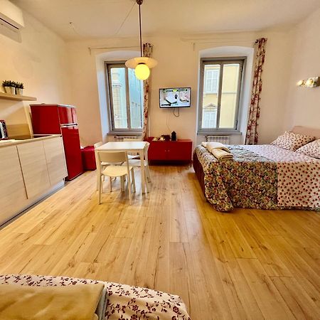 Alla Scalinata Del Teatro Rossetti Confort Suites Parcheggio Трієст Екстер'єр фото